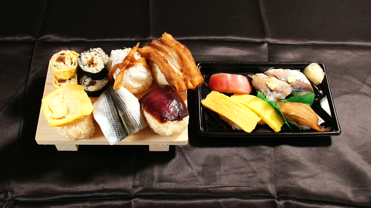 再現した江戸時代の寿司と現代の寿司